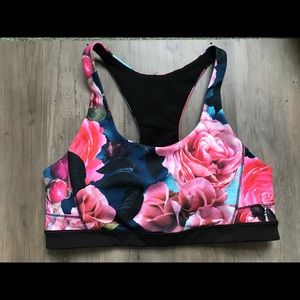 Lululemon sports bra
